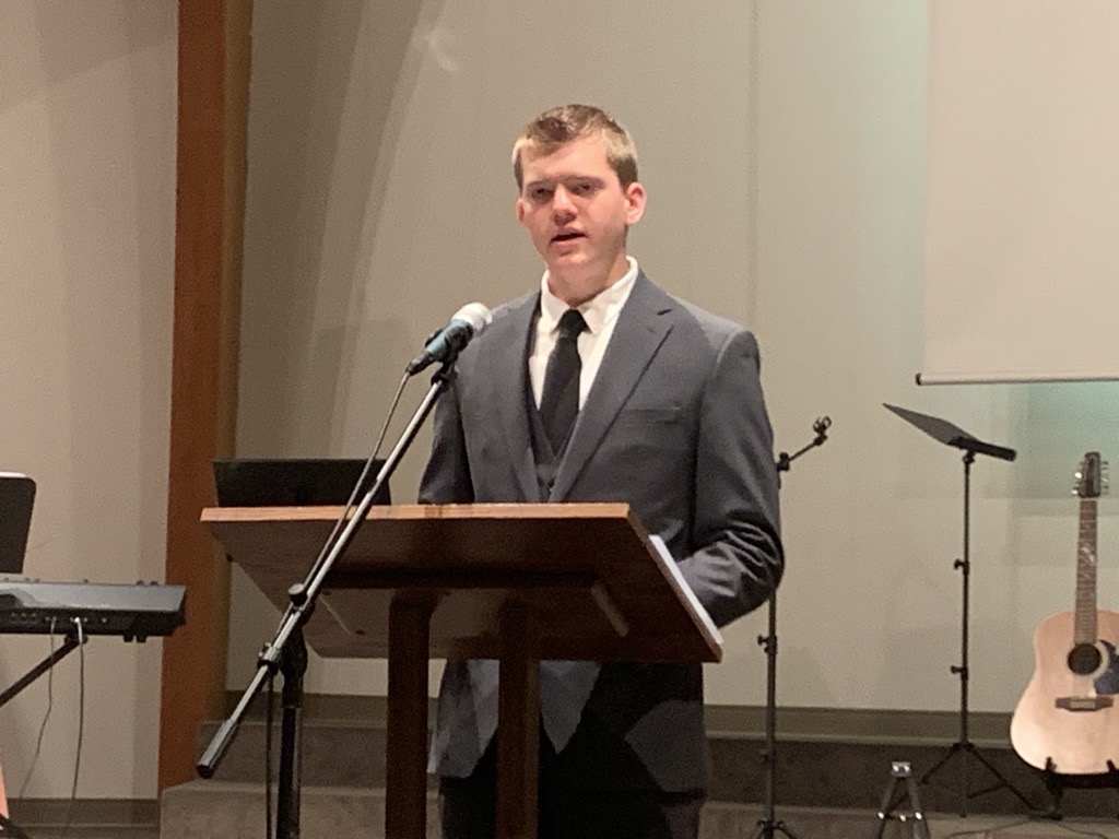 ChIV student presents his Senior Thesis